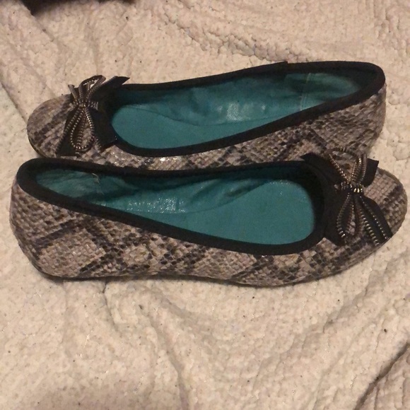 Style&co. Faux snakeskin flats size 6.5 - Picture 2 of 4